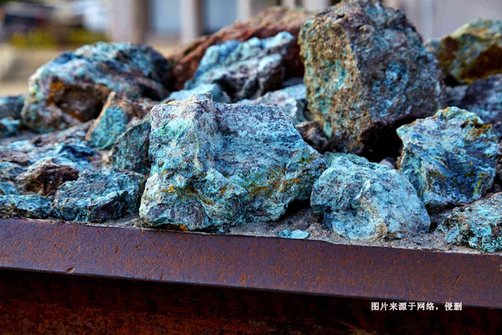 廣州黃埔港鋰輝石進(jìn)口報關(guān)費用