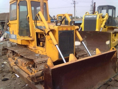 如何從國外進(jìn)口二手推土機(jī)