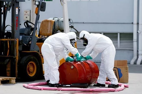 1634552279428244.jpg 危化品進(jìn)口清關(guān)_副本.jpg