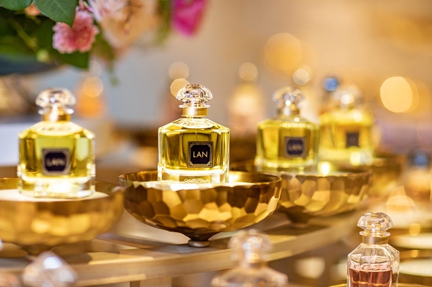 1631010843506927.jpg 法國香水進口清關(guān)代理公司_副本.jpg